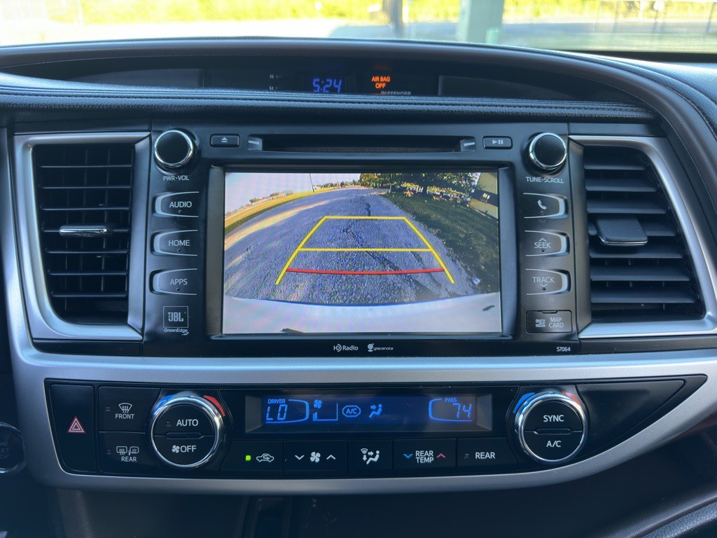 2015 Toyota Highlander Image 35