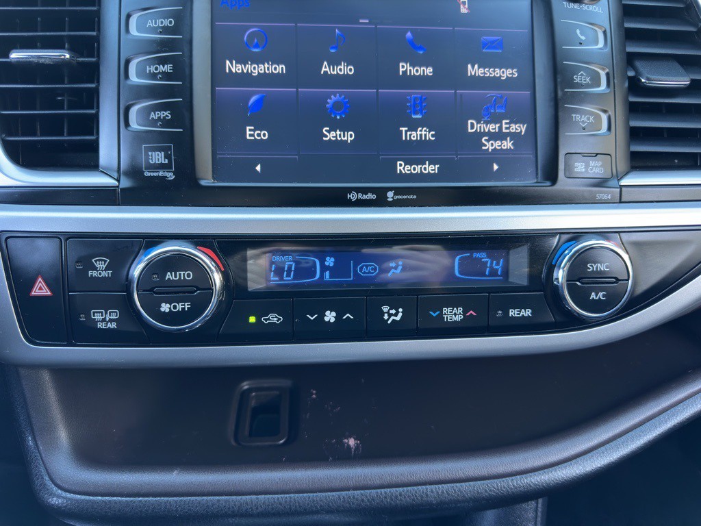 2015 Toyota Highlander Image 36