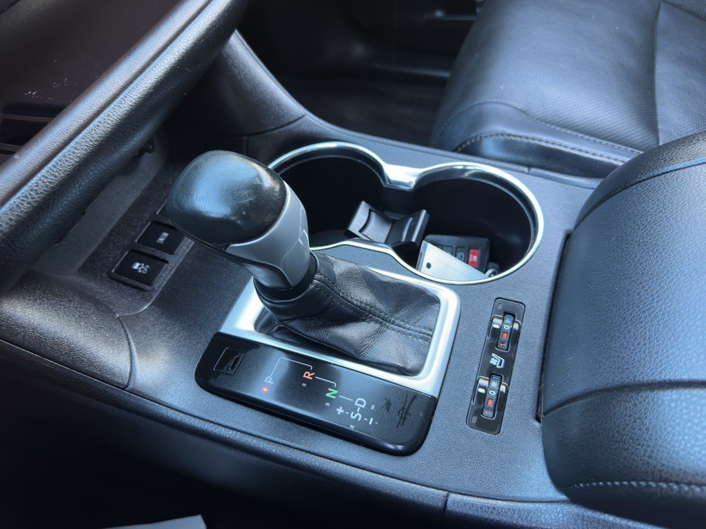 2015 Toyota Highlander Image 38