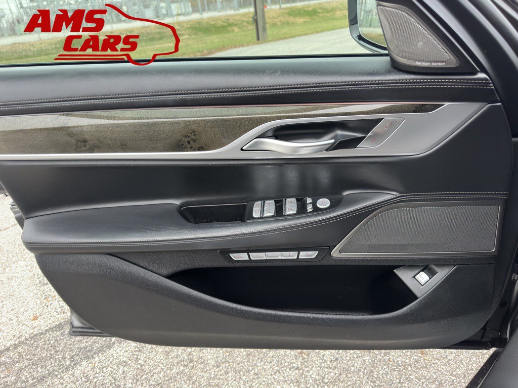 2018 BMW 7 Series Image 30
