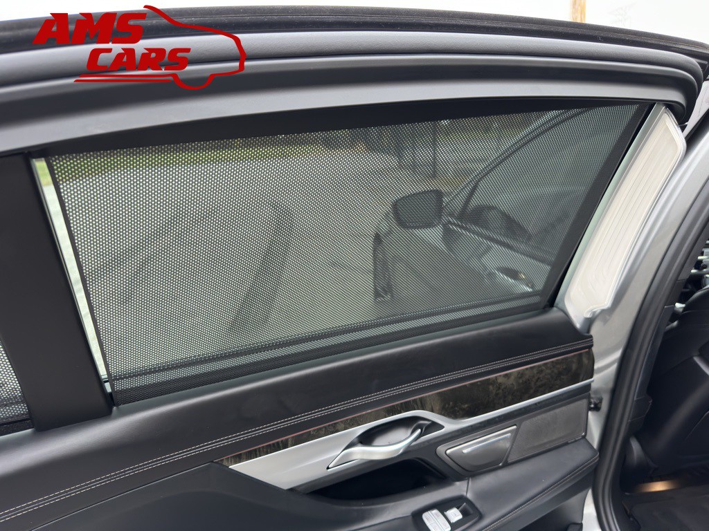 2018 BMW 7 Series Image 31