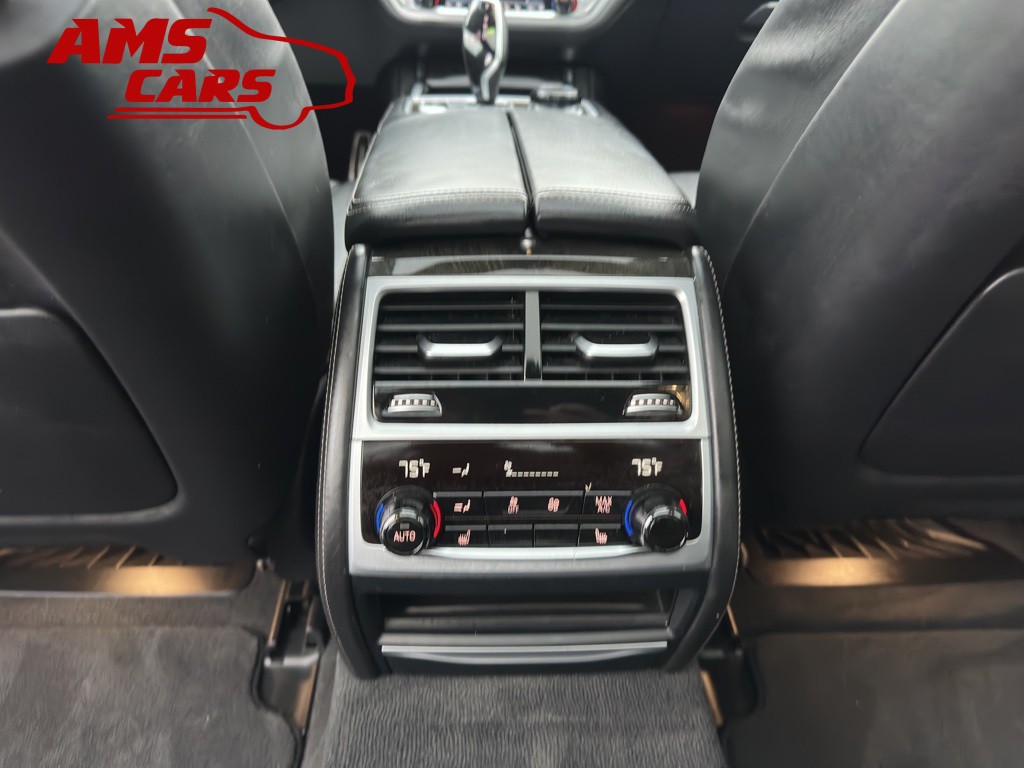 2018 BMW 7 Series Image 32