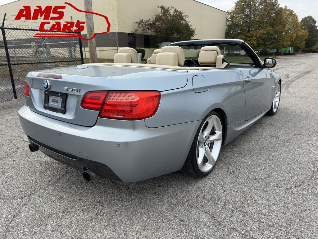 2011 BMW 3 Series Image 4