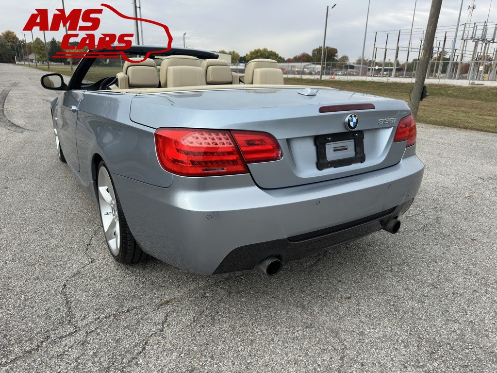 2011 BMW 3 Series Image 6