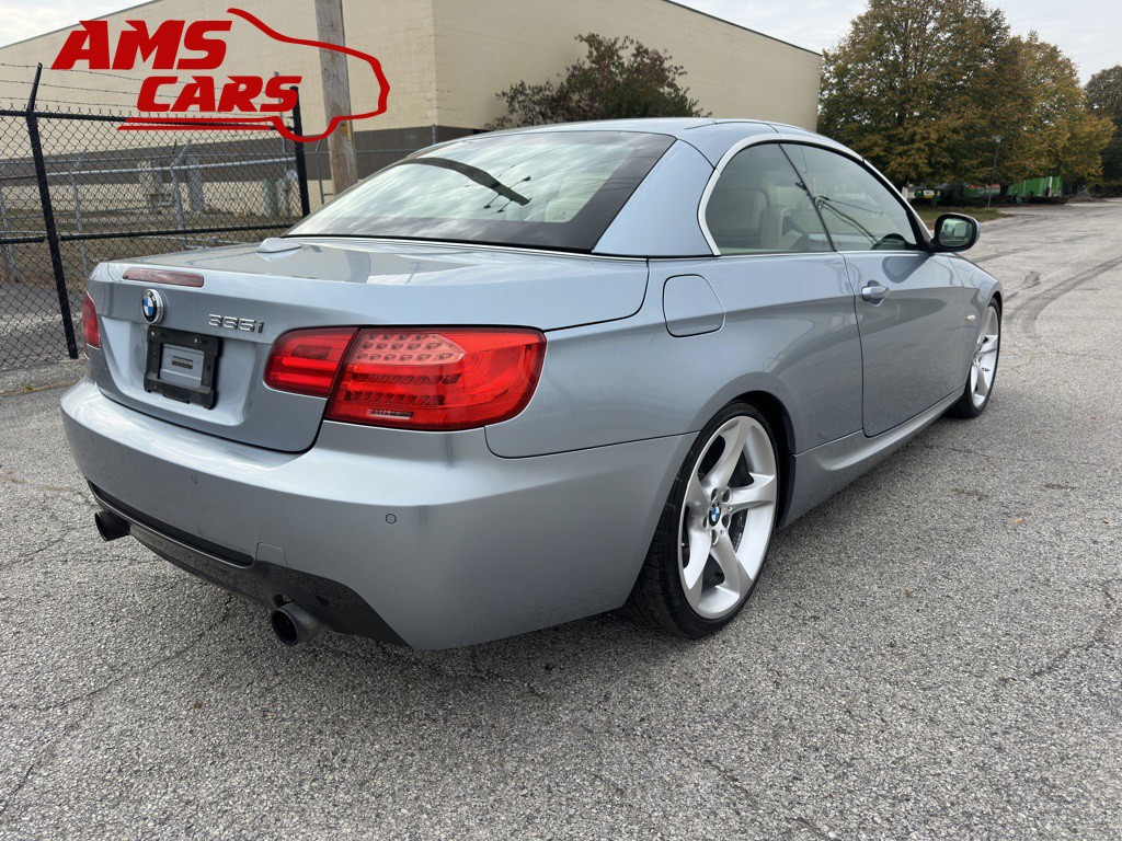 2011 BMW 3 Series Image 10