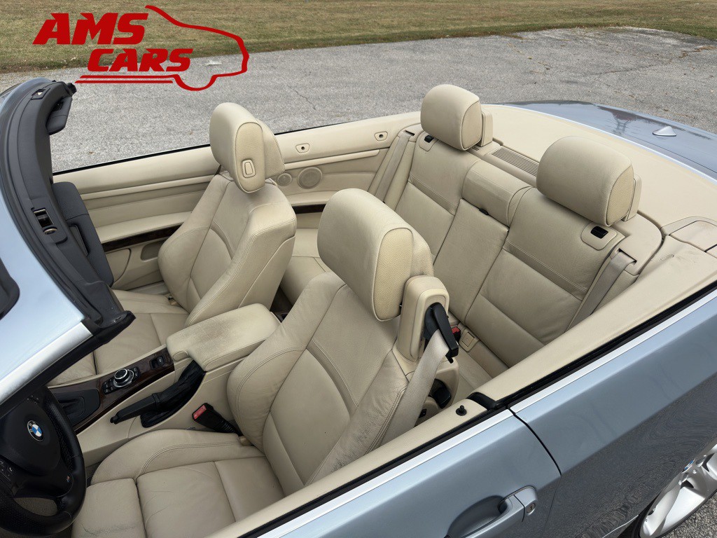 2011 BMW 3 Series Image 13