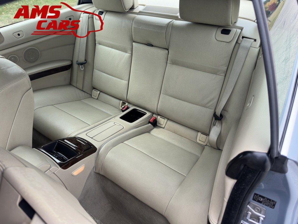 2011 BMW 3 Series Image 16