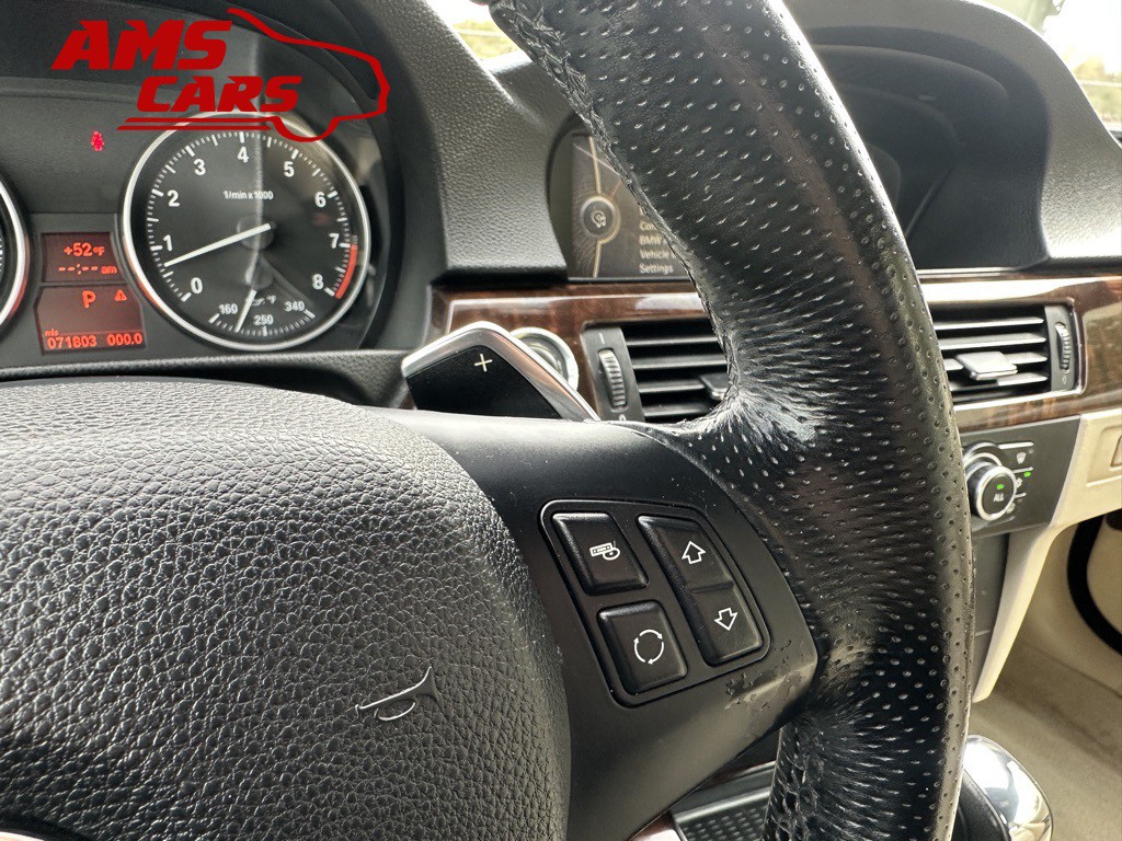 2011 BMW 3 Series Image 21