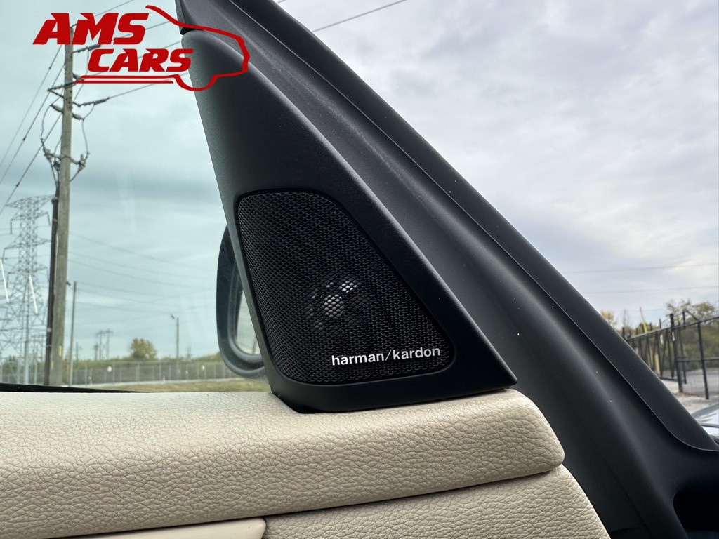 2011 BMW 3 Series Image 27