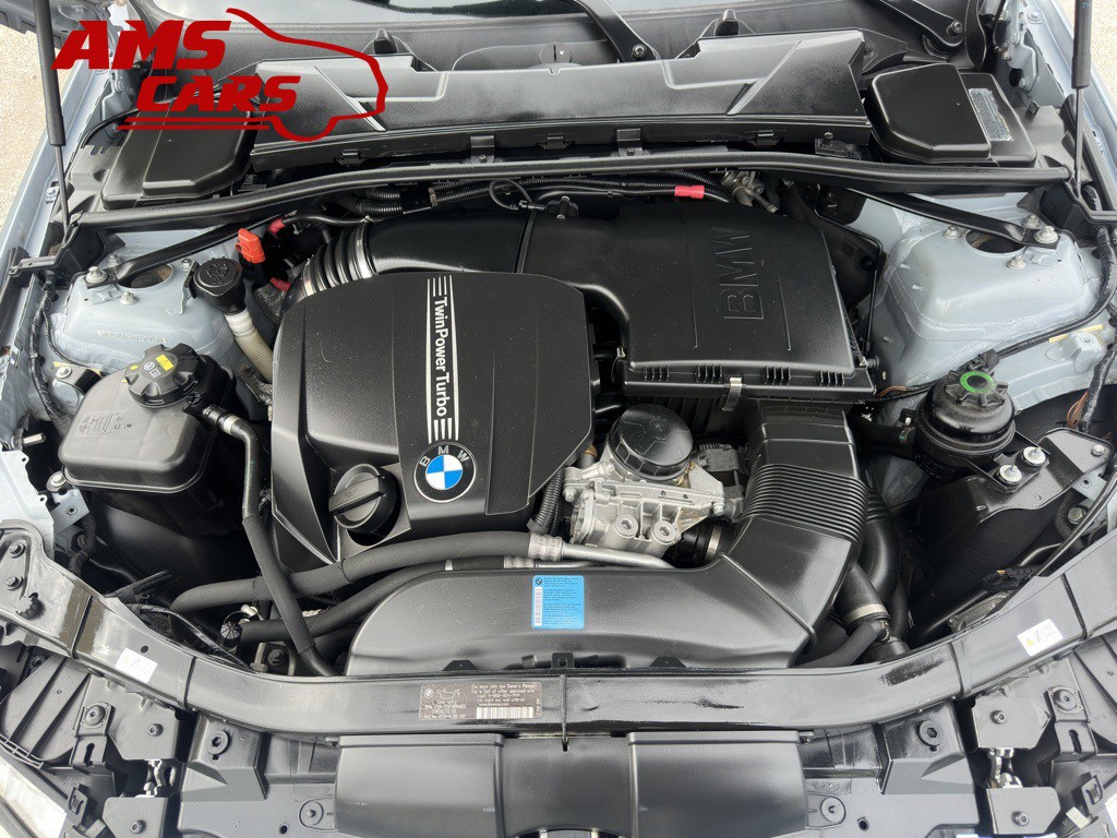 2011 BMW 3 Series Image 29