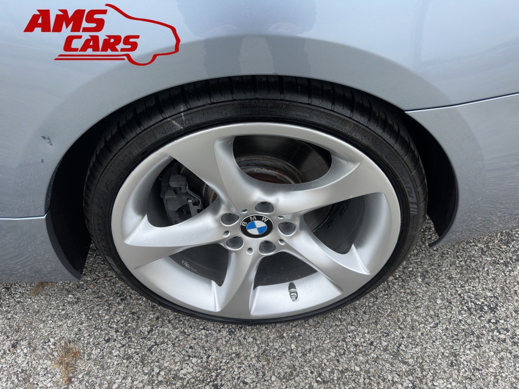 2011 BMW 3 Series Image 32