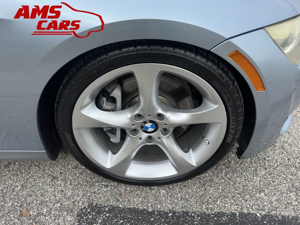 2011 BMW 3 Series Image 34