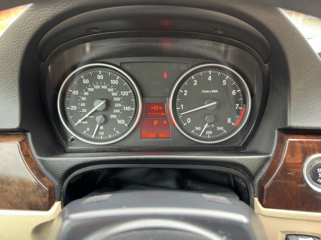 2011 BMW 3 Series Image 20