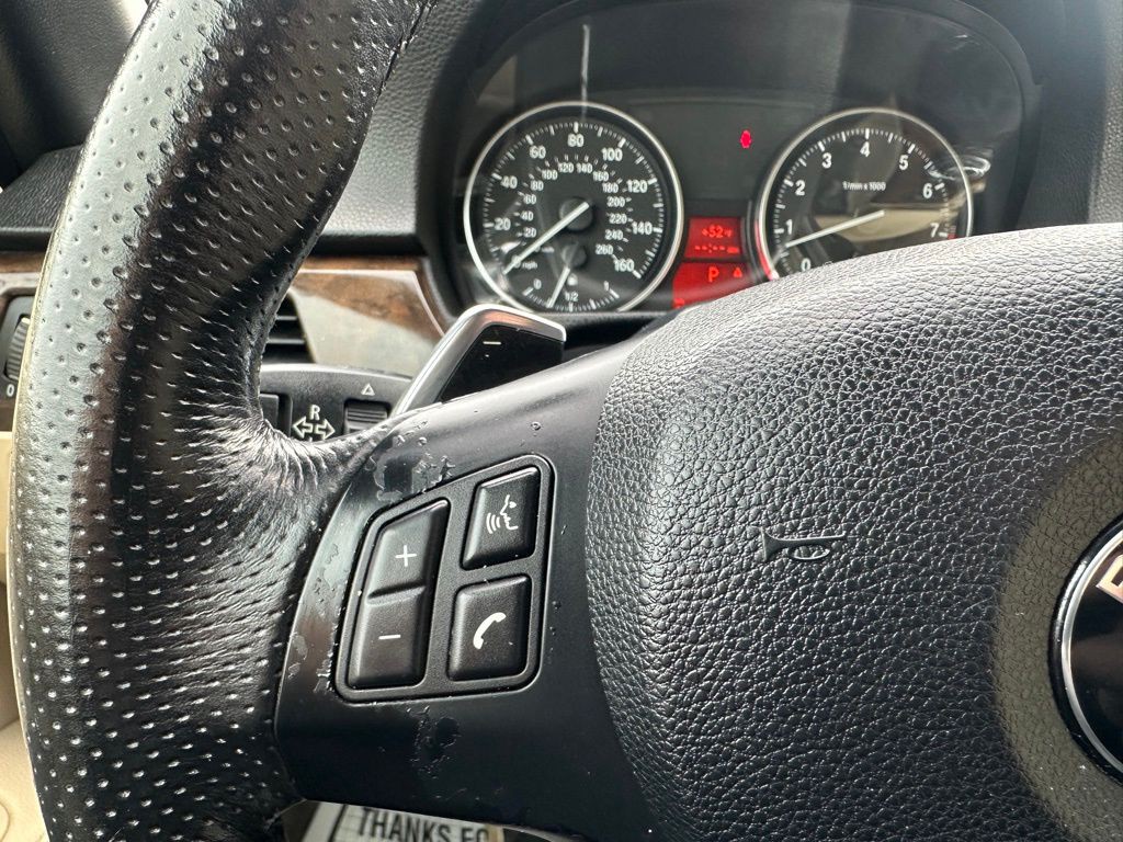 2011 BMW 3 Series Image 22