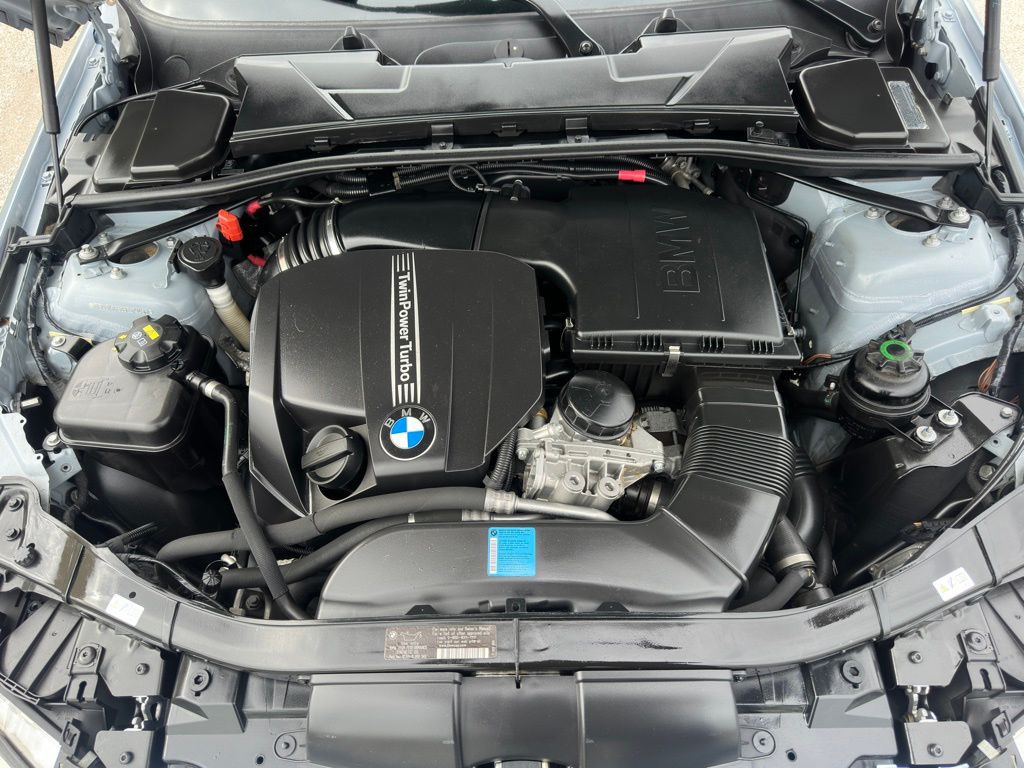 2011 BMW 3 Series Image 29
