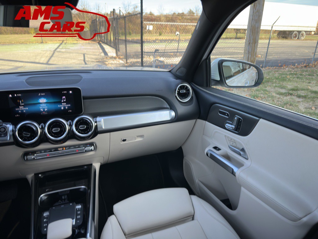 2021 Mercedes-Benz GLB Image 9