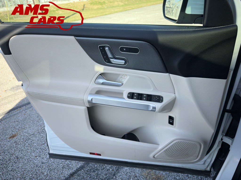 2021 Mercedes-Benz GLB Image 35