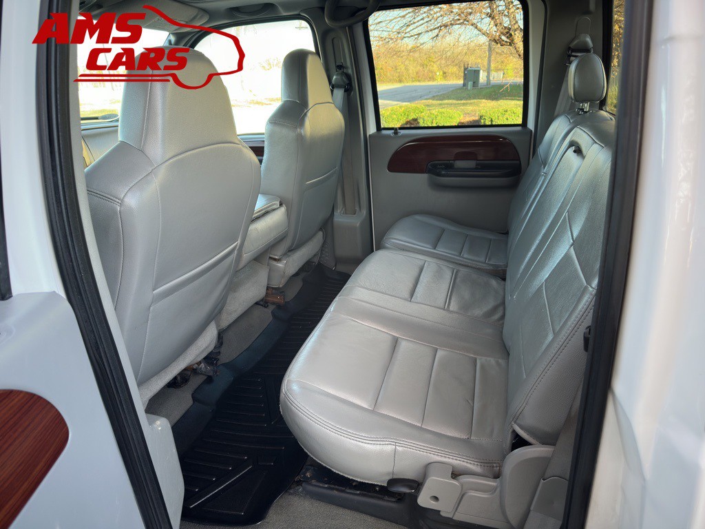 2005 Ford F-350 Image 11
