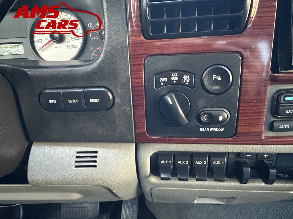 2005 Ford F-350 Image 20