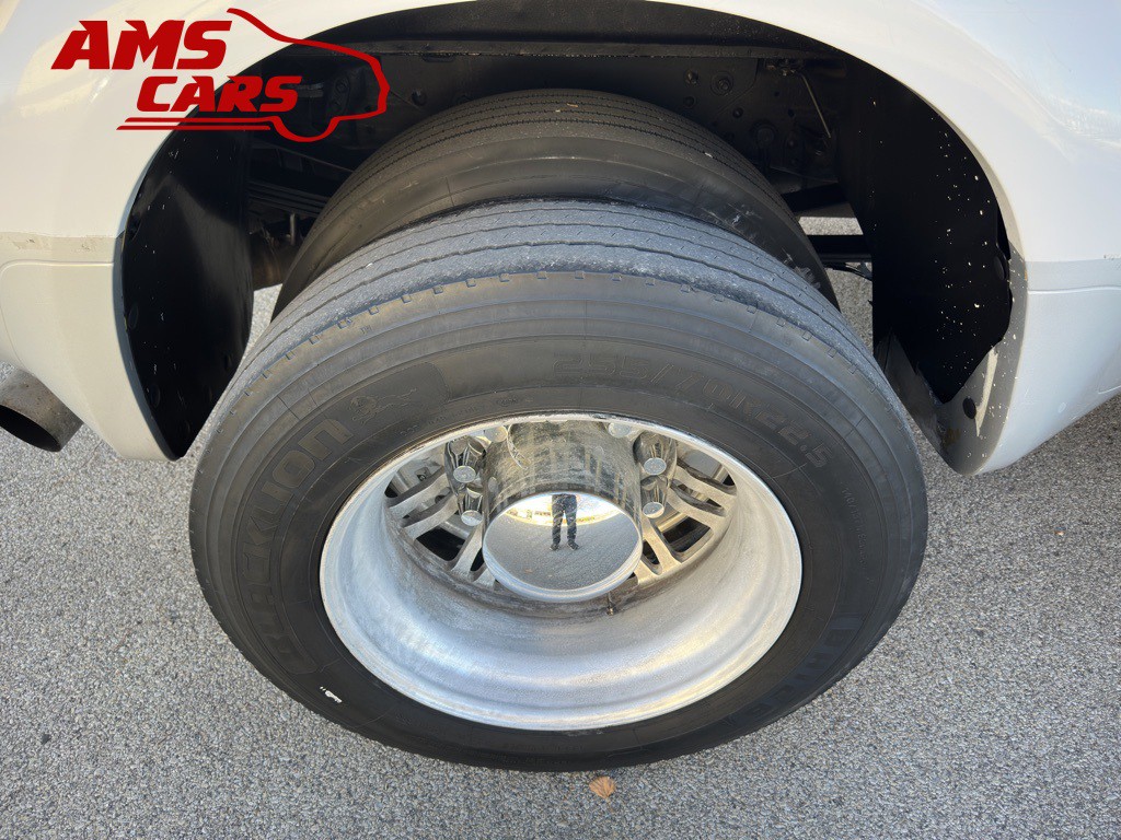 2005 Ford F-350 Image 31