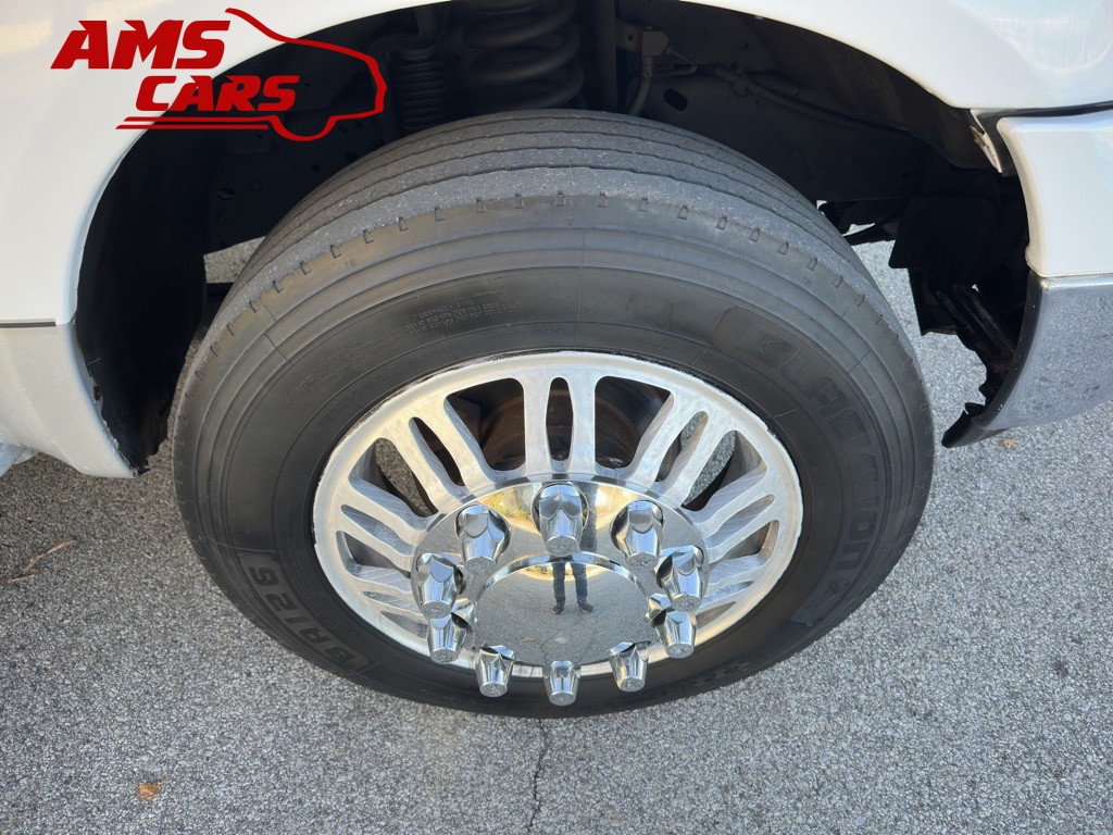 2005 Ford F-350 Image 32