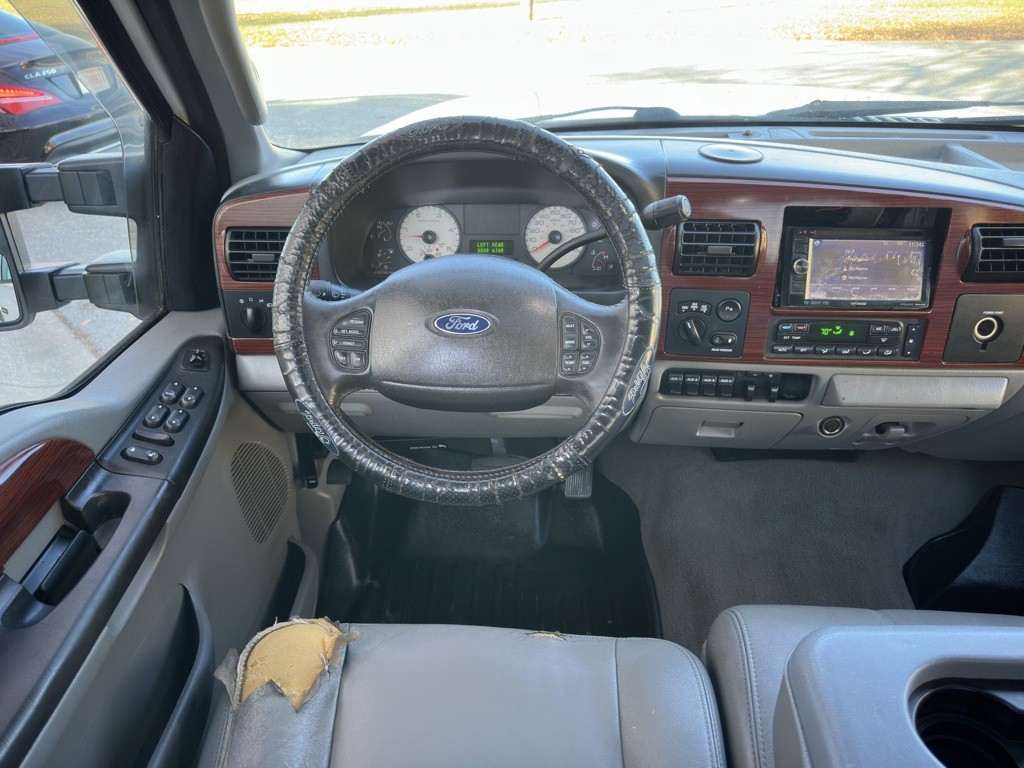 2005 Ford F-350 Image 7