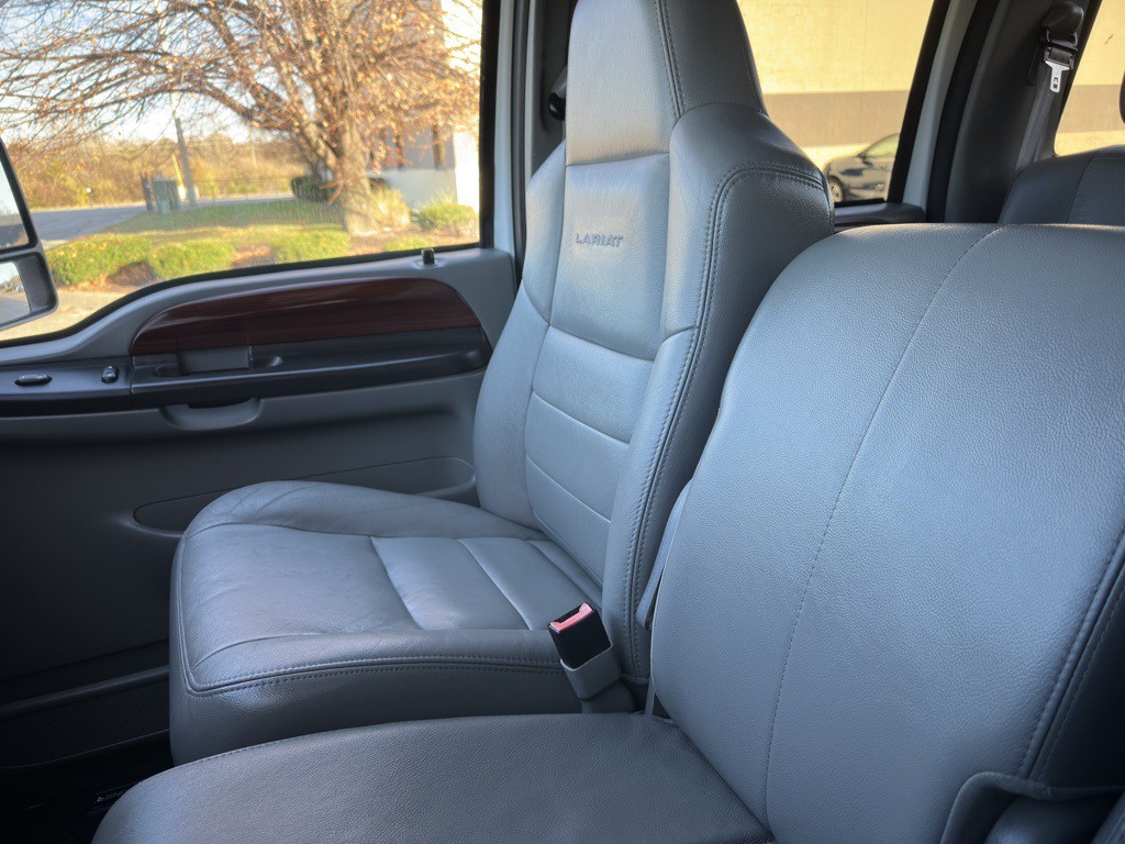 2005 Ford F-350 Image 12