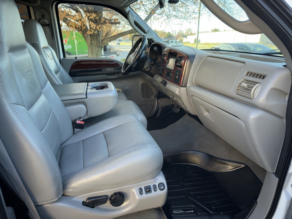 2005 Ford F-350 Image 15