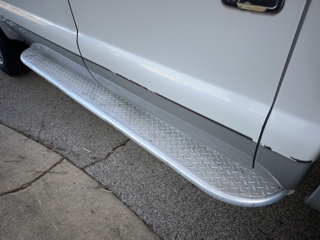 2005 Ford F-350 Image 25