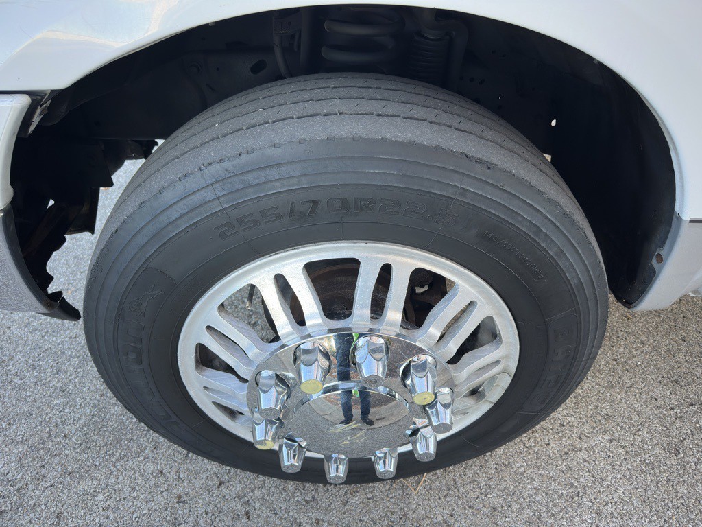 2005 Ford F-350 Image 29