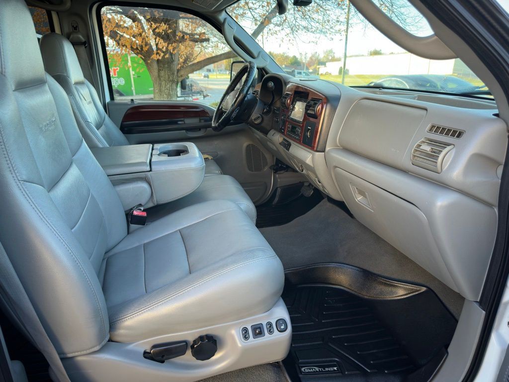 2005 Ford F-350 Image 15