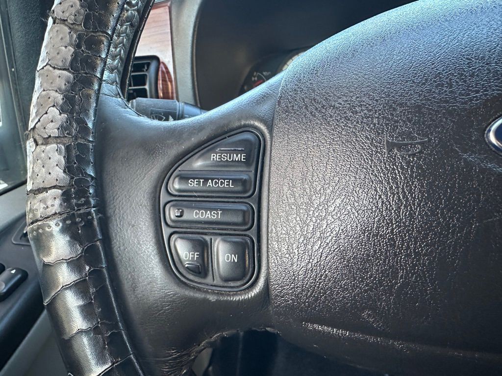 2005 Ford F-350 Image 18