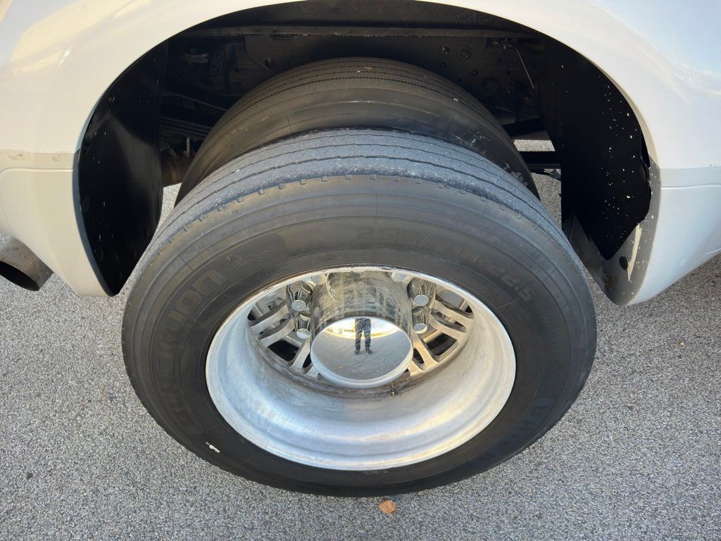 2005 Ford F-350 Image 31