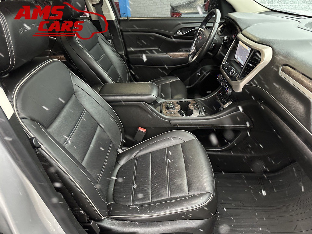 2020 GMC Acadia Image 17