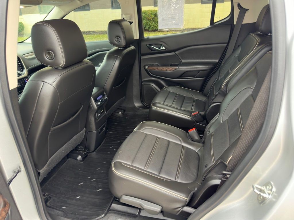 2020 GMC Acadia Image 8