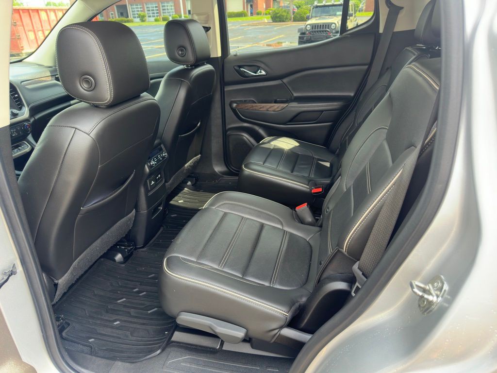 2020 GMC Acadia Image 11