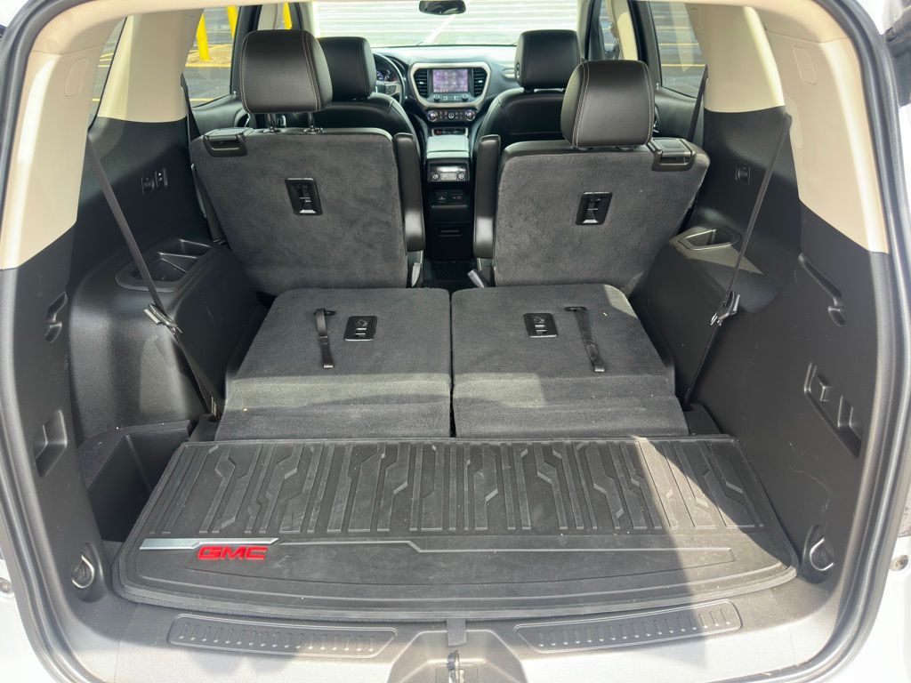 2020 GMC Acadia Image 13