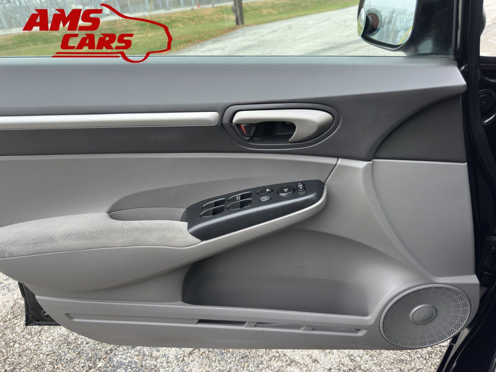 2011 Honda Civic Image 25