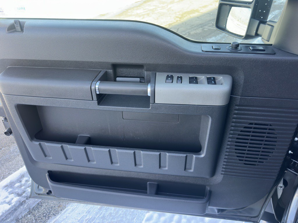 2016 Ford F-350 Image 32