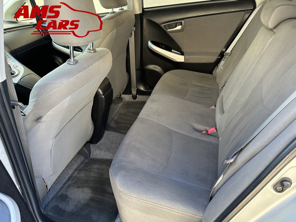 2012 Toyota Prius Image 12