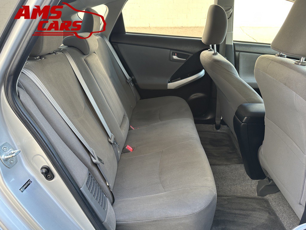 2012 Toyota Prius Image 16