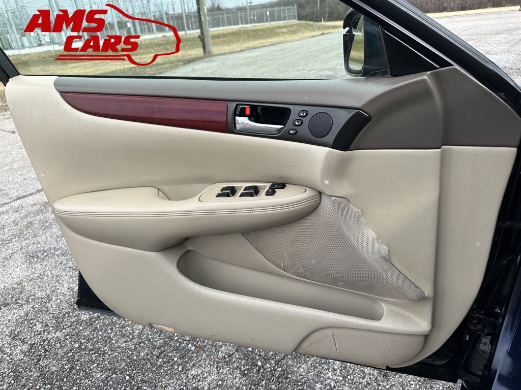 2003 Lexus ES Image 32