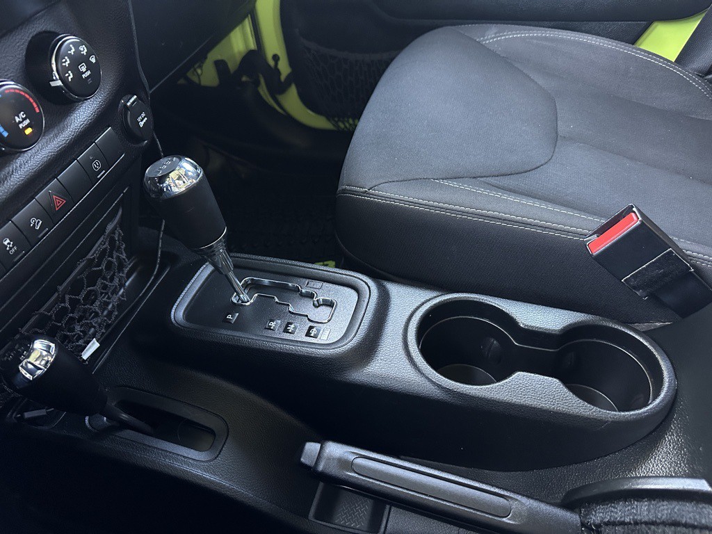 2016 Jeep Wrangler Image 33