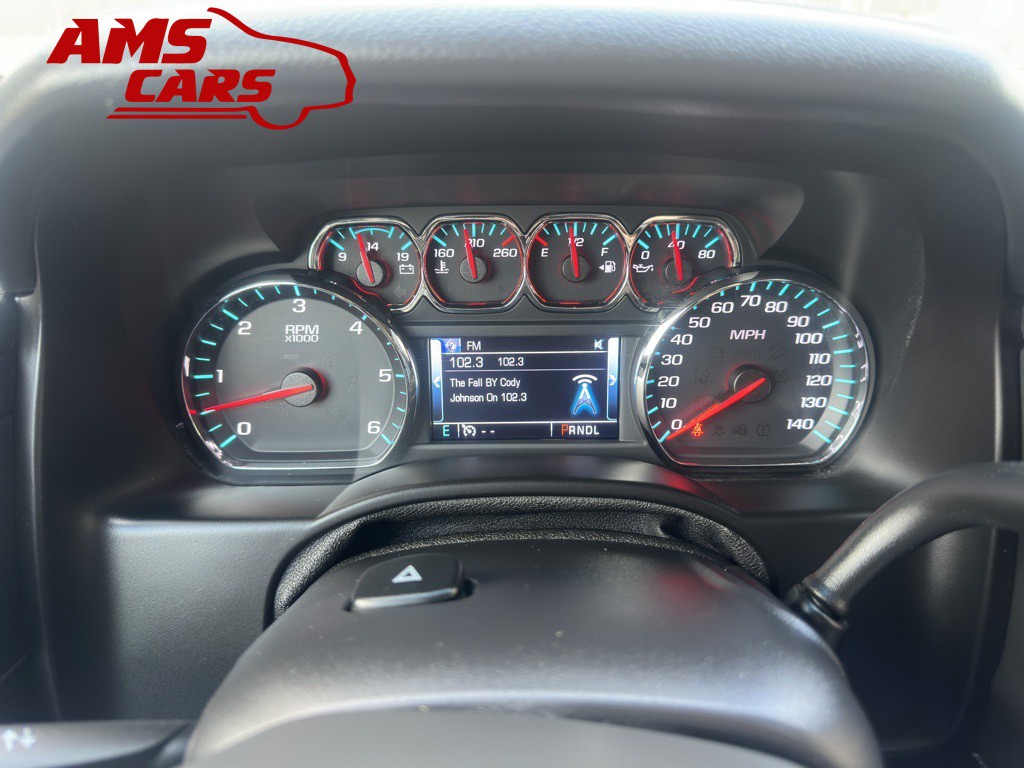 2017 Chevrolet Suburban Image 17