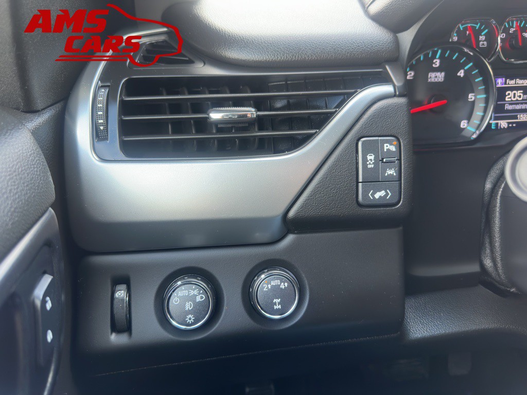 2017 Chevrolet Suburban Image 21