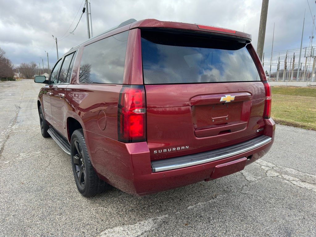 2017 Chevrolet Suburban Image 6