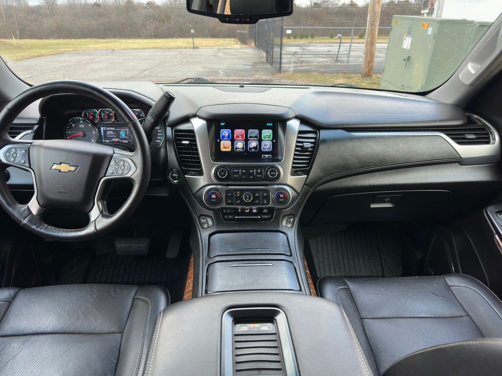 2017 Chevrolet Suburban Image 8