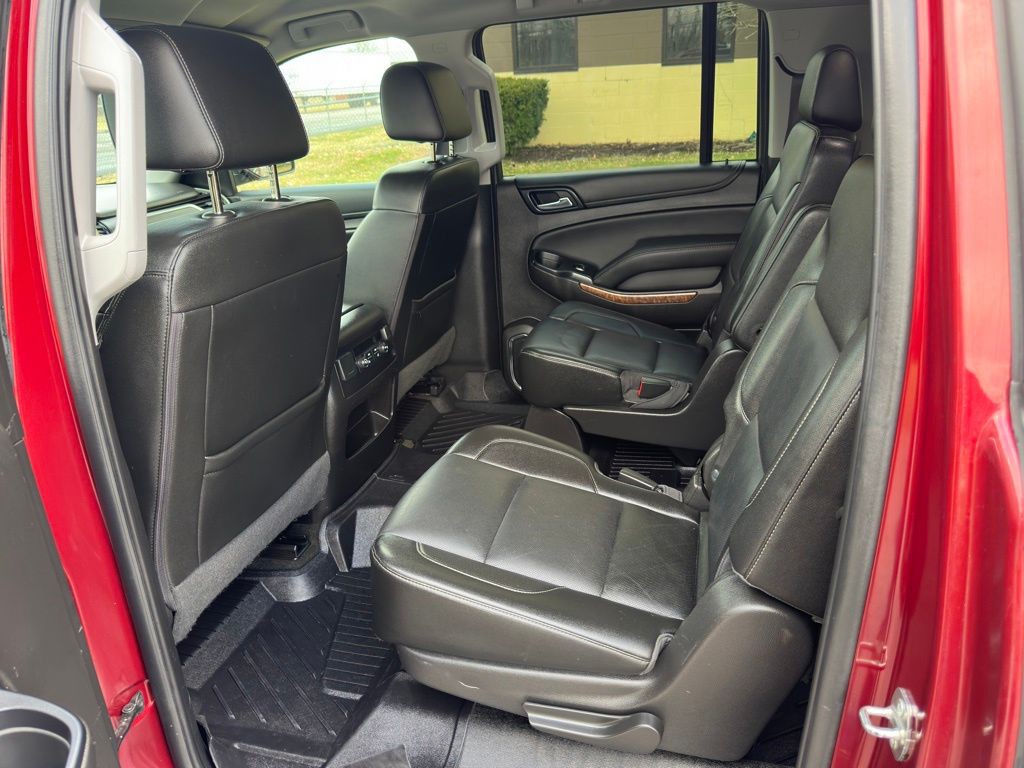 2017 Chevrolet Suburban Image 10
