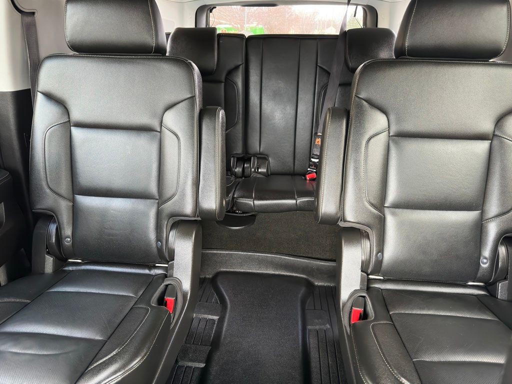 2017 Chevrolet Suburban Image 11