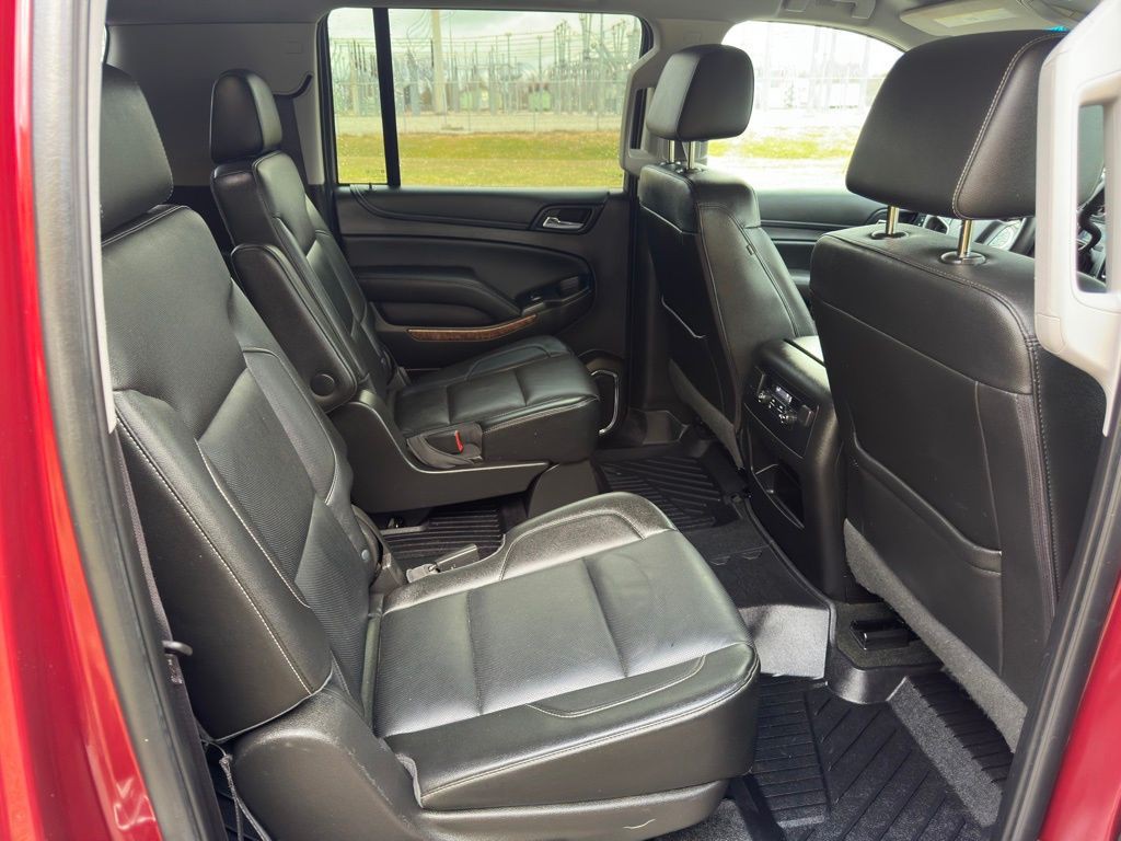 2017 Chevrolet Suburban Image 13